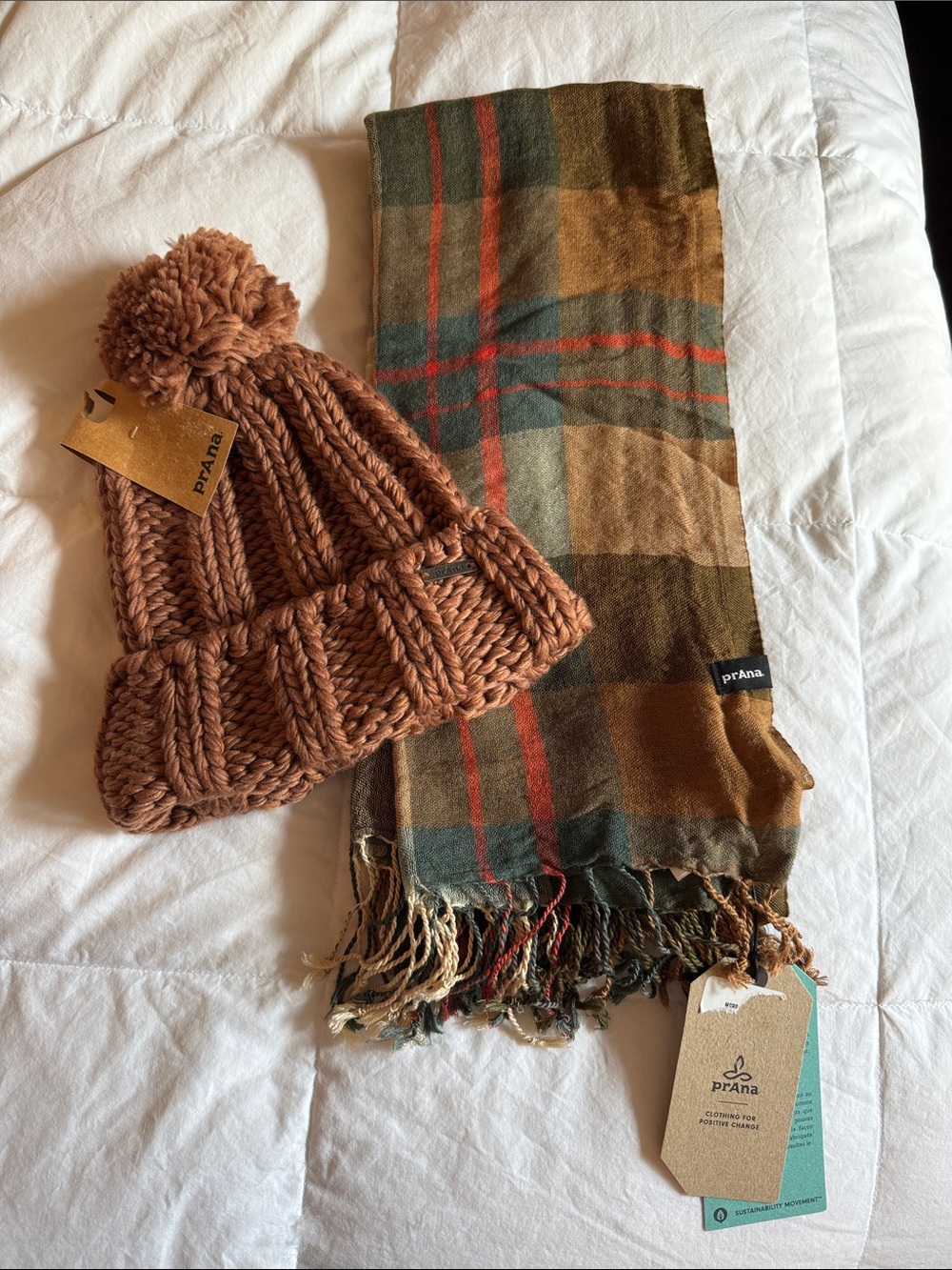 NWT Prana chunky knit hat & plaid scarf